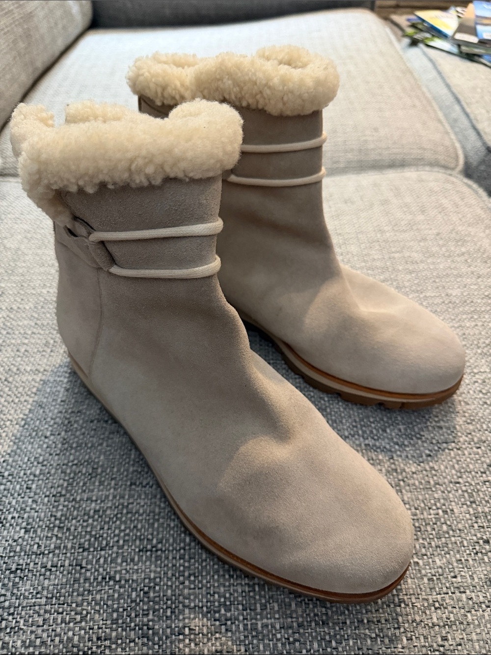Sorel Harlow Coozie Oatmeal Suede Ankle
Boots Plush Shearling Cuff Size 9.5